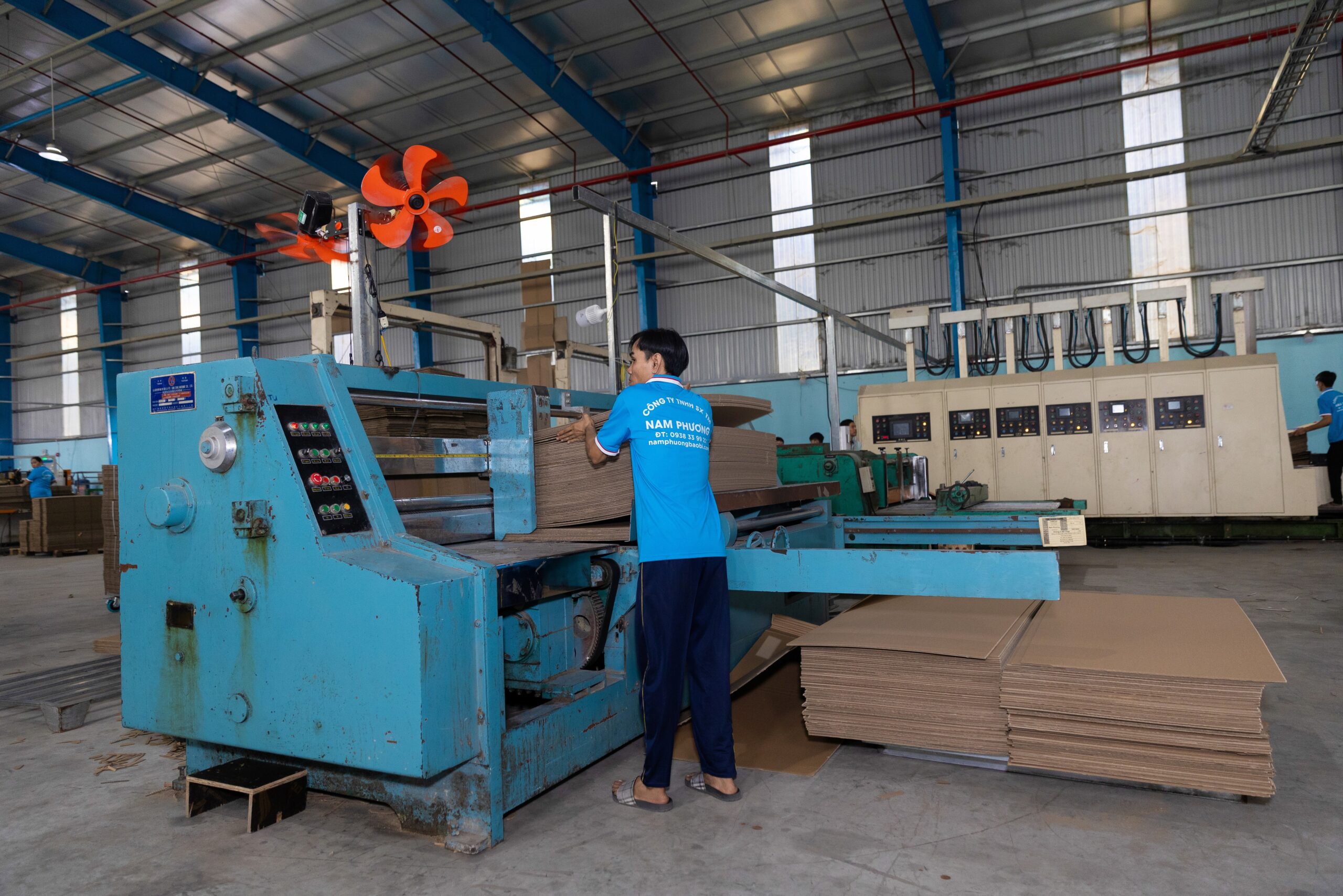 máy dán thùng carton